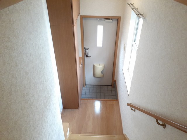 ユニゾン川西Ⅱ 玄関
