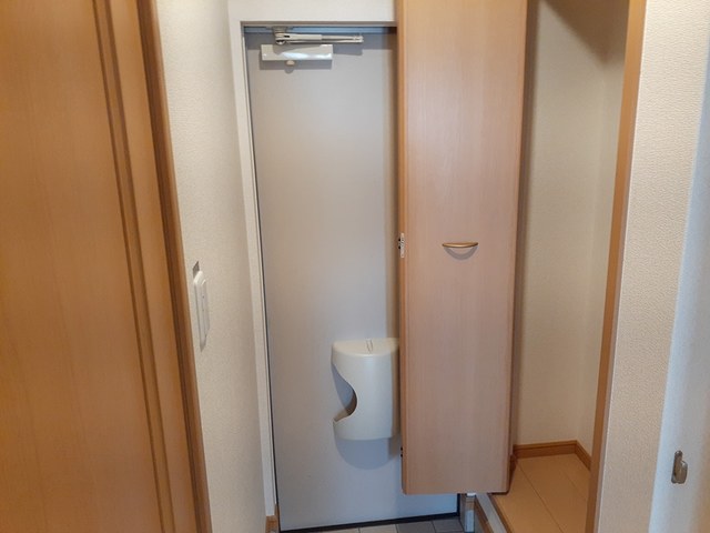 ブリーゼＫ 玄関