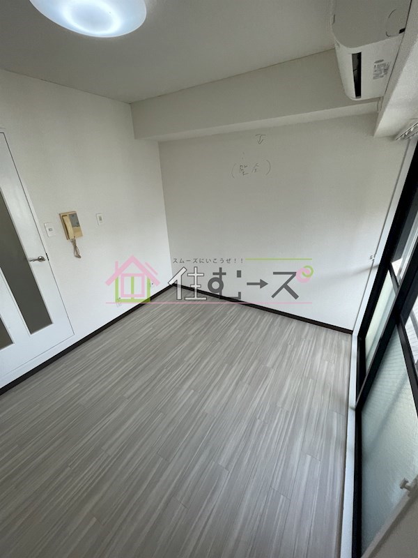 スリーデイズ新大阪 リビング