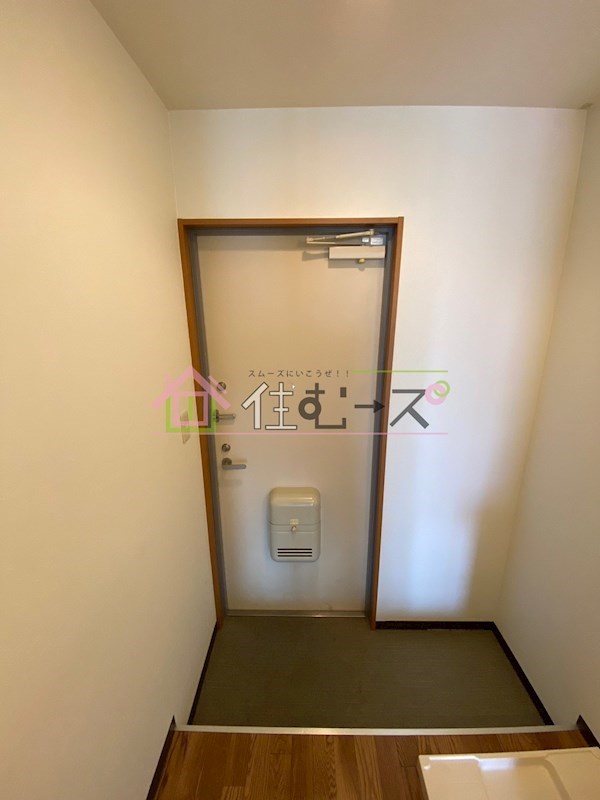 ラボ城北 玄関