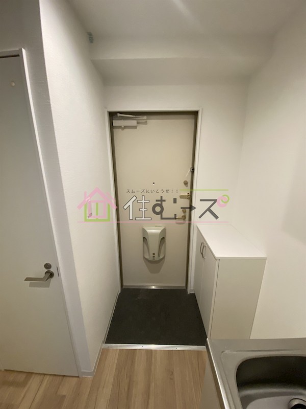 みおつくし岸里Ⅱ 玄関