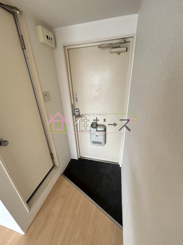 アミティ市大前 玄関