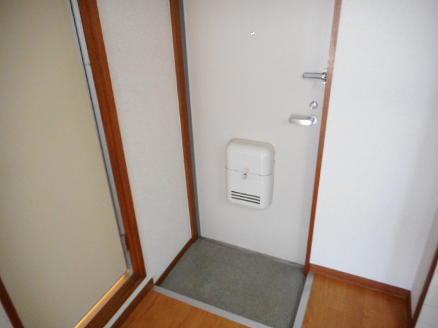 光ハイツ・杉本 玄関