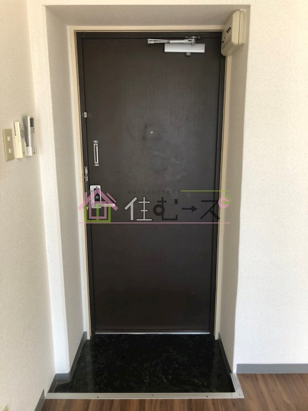 ラフィーネ新大阪 玄関