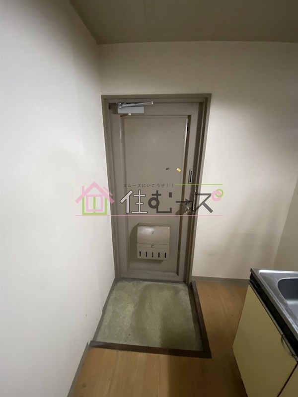 シャトル中宮 玄関