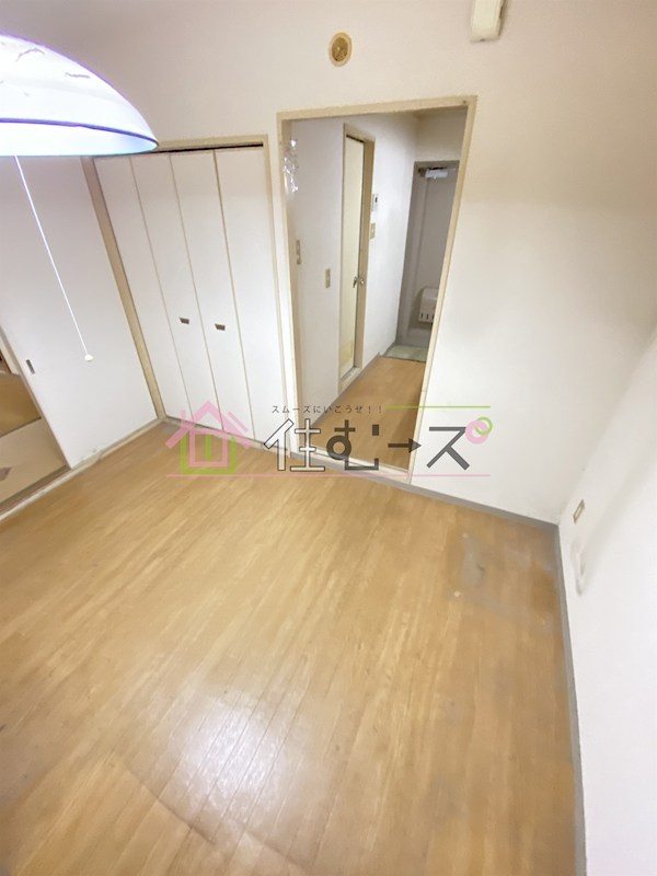 シャトル中宮 リビング