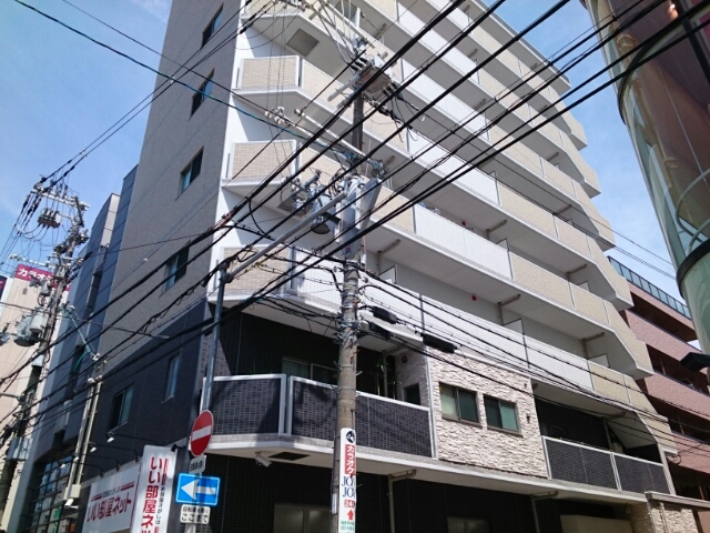 クリント　ブライアント 外観