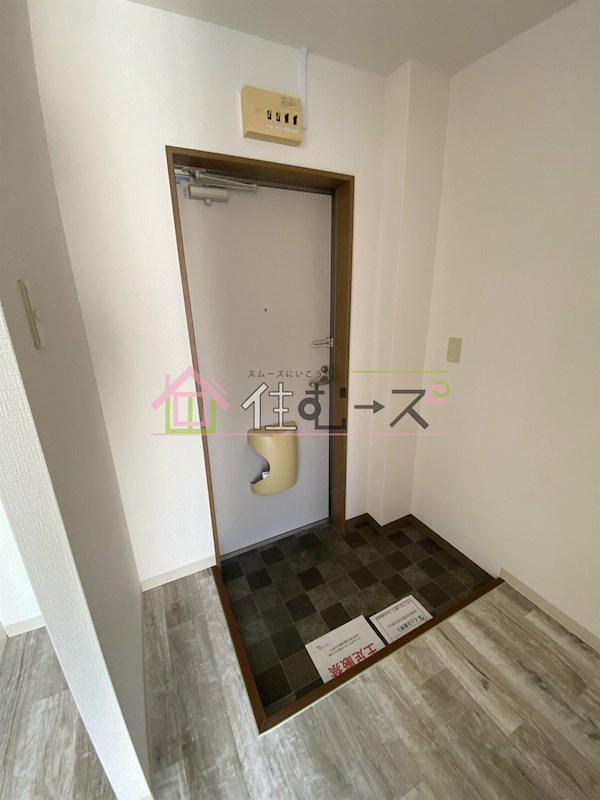 シャトレ下新庄 玄関