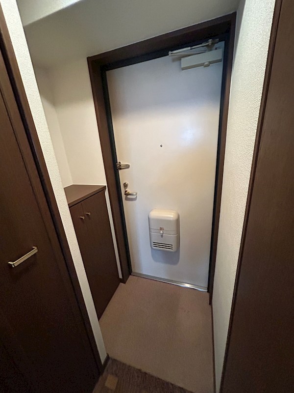 リーガル新大阪Ⅲ 玄関