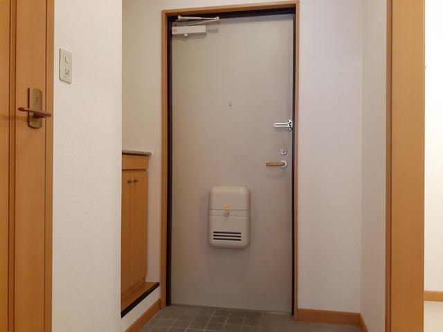 シャルム山本 玄関