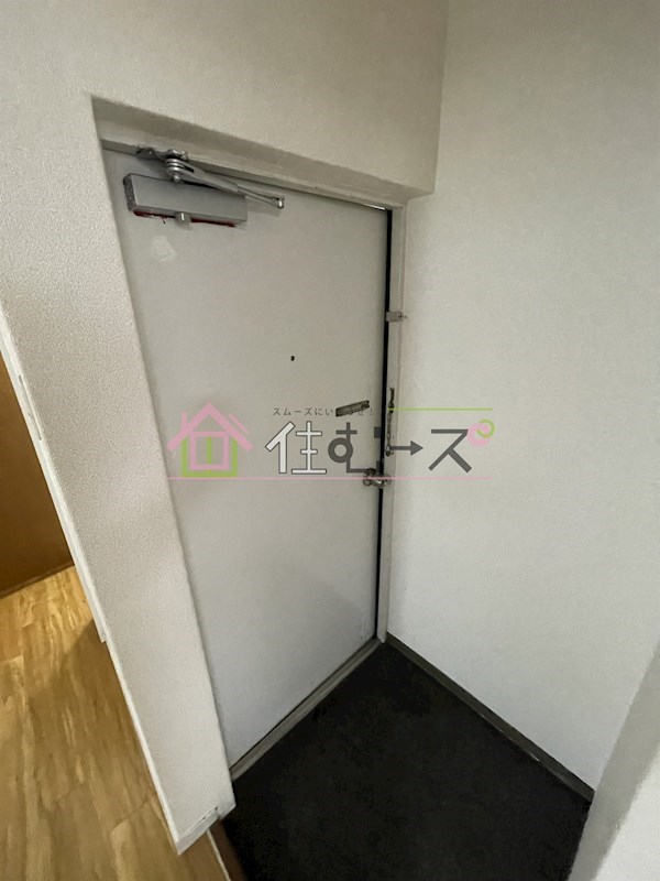 リブロン和泉町 玄関