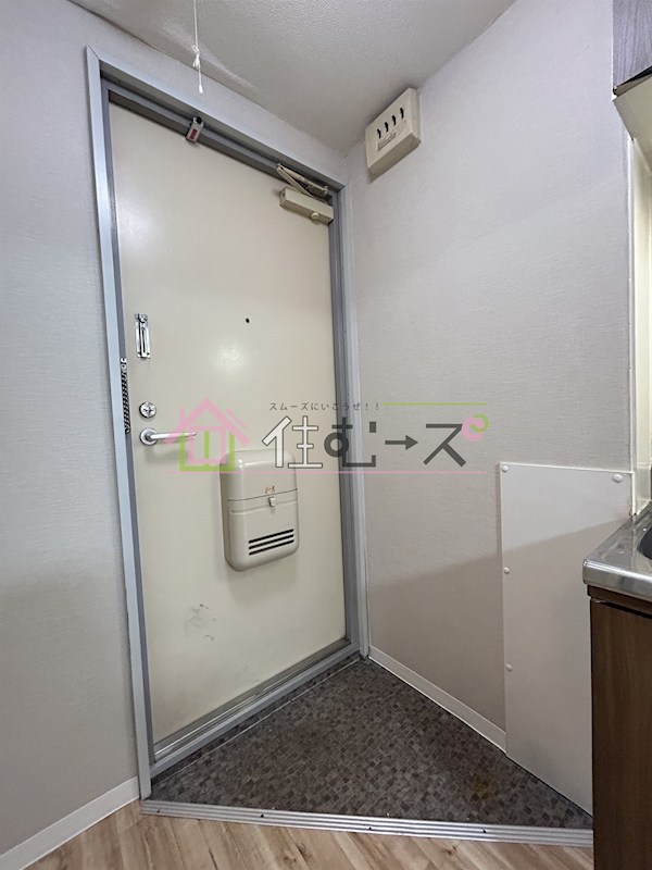 フレール西田辺 玄関