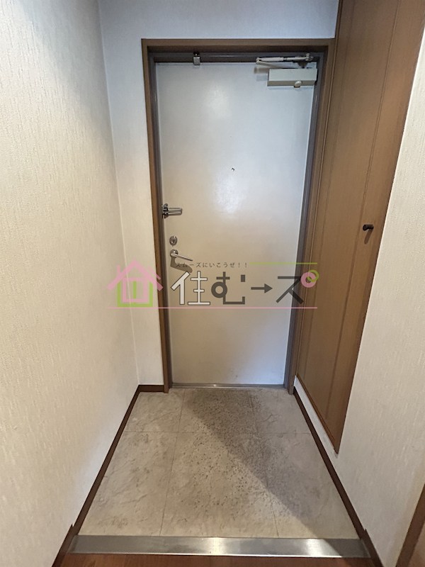 グレイス北河堀 玄関