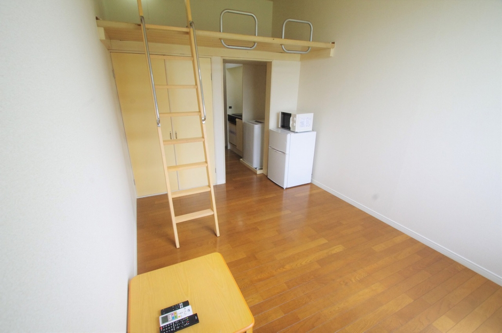レオパレス東大路ハシモト ベッドルーム