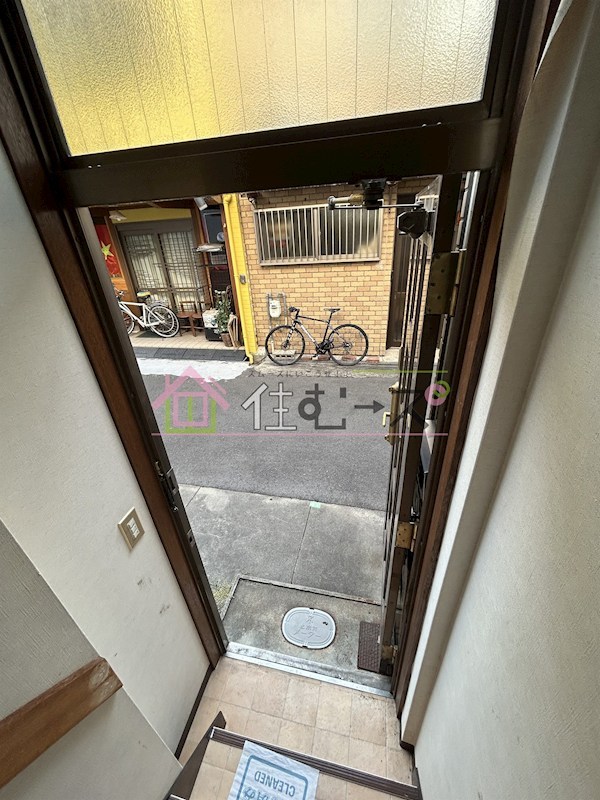 金井ビル 玄関