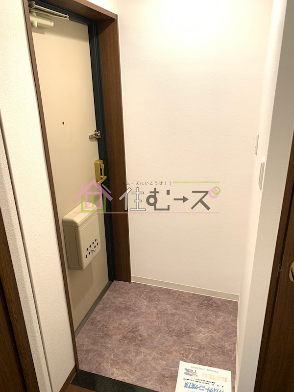 リーガル新大阪Ⅴ 玄関