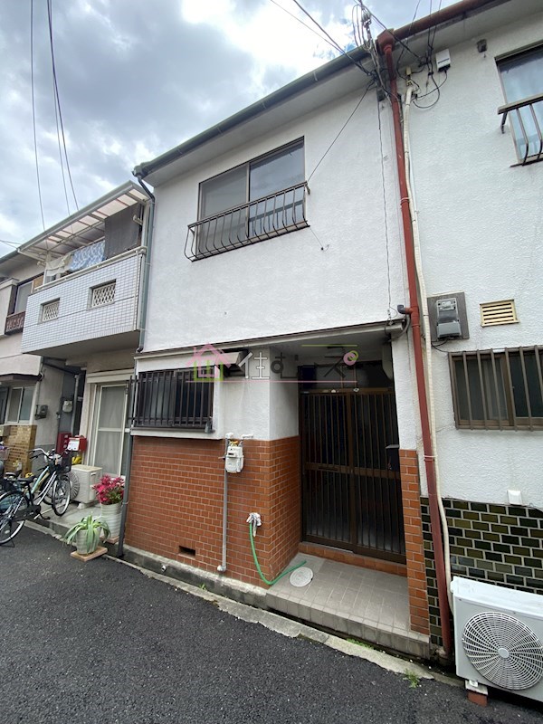 中茶屋1-1-6中古テラスハウス 外観
