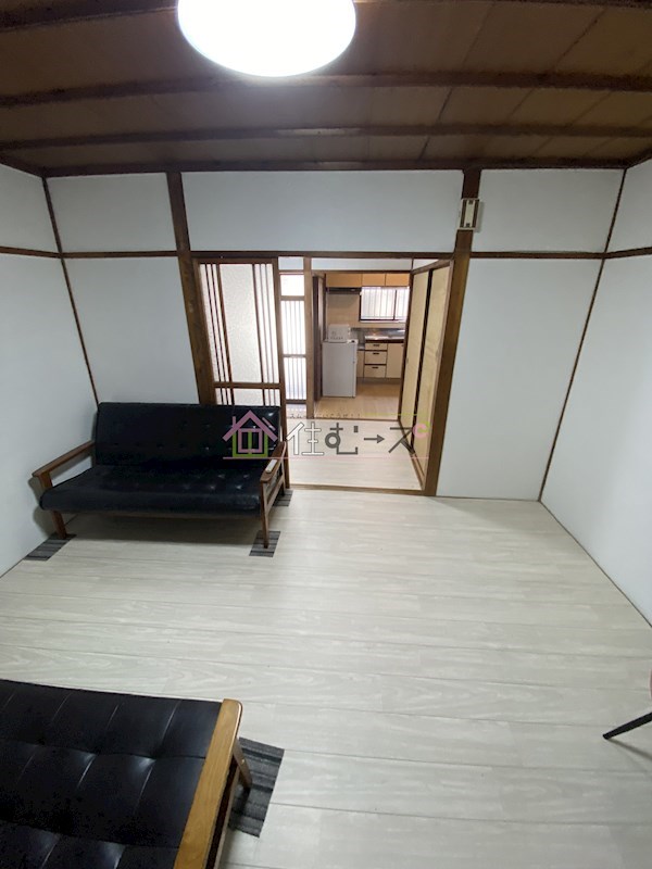 中茶屋1-1-6中古テラスハウス リビング