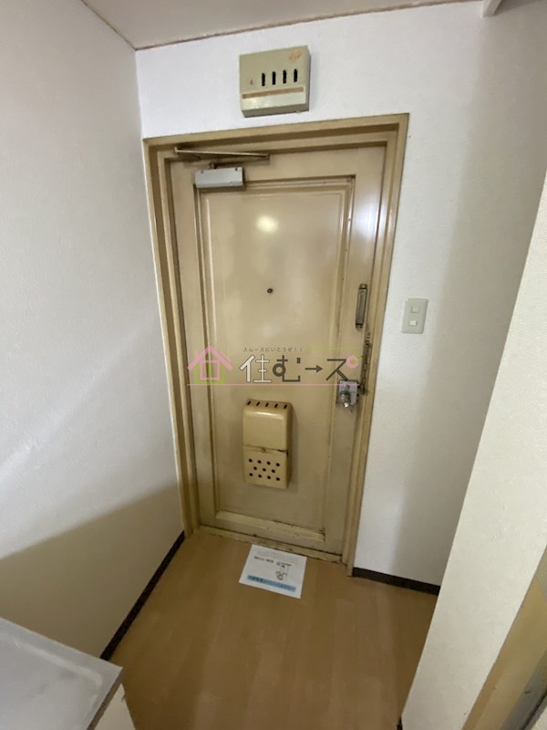 レガーレ関目 玄関