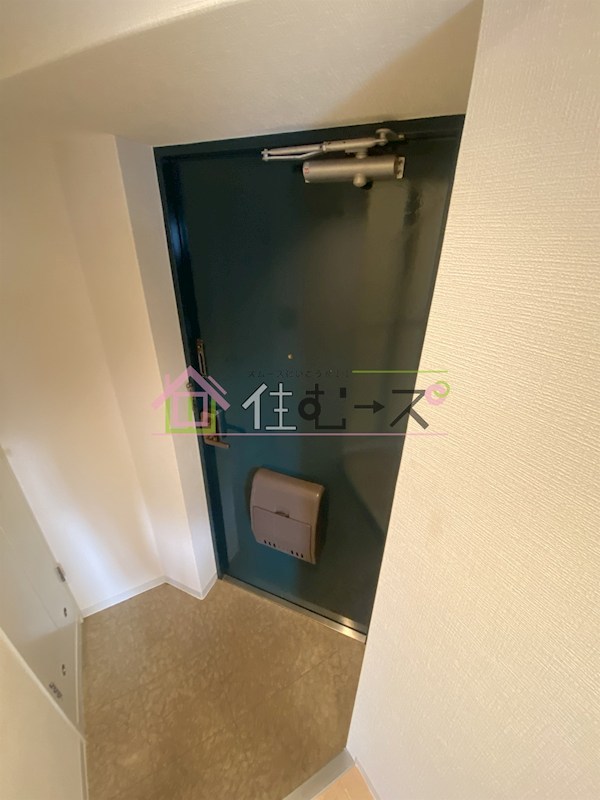 楠青山ビル別館 玄関