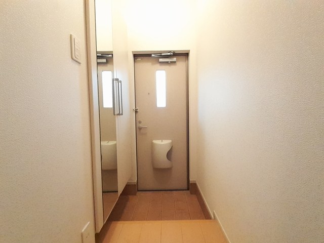 オランジュ 玄関