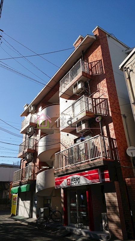 マンション西 外観