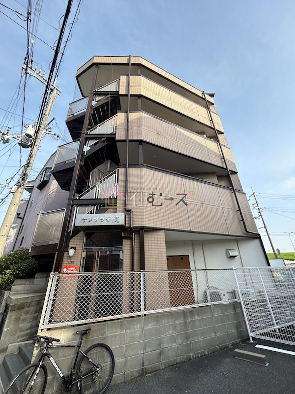 サンプラザ淀 外観