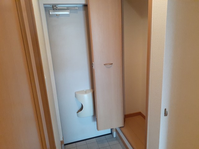 ブリーゼＫ 玄関