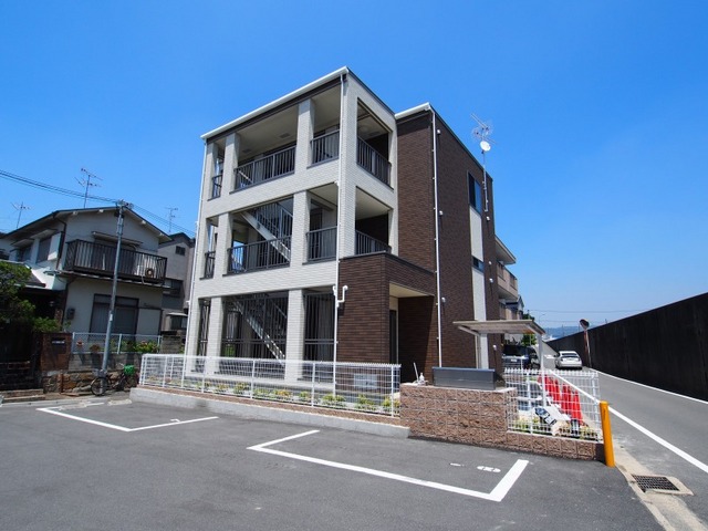 アルバーダ　クワトロ 外観