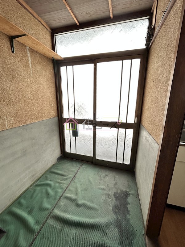白井荘 玄関