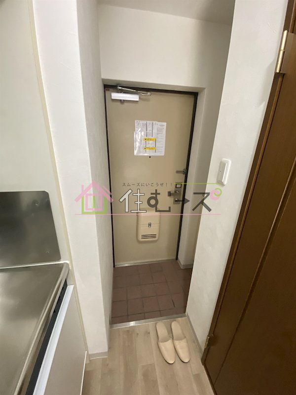 ローズコーポ新大阪8 玄関