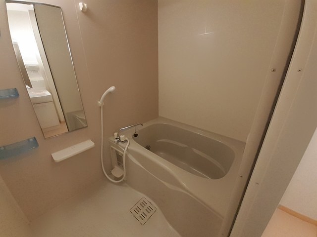 プラティーク　南楠葉 風呂画像