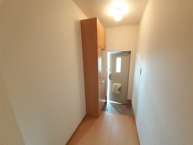 グランモデッサＡ 玄関
