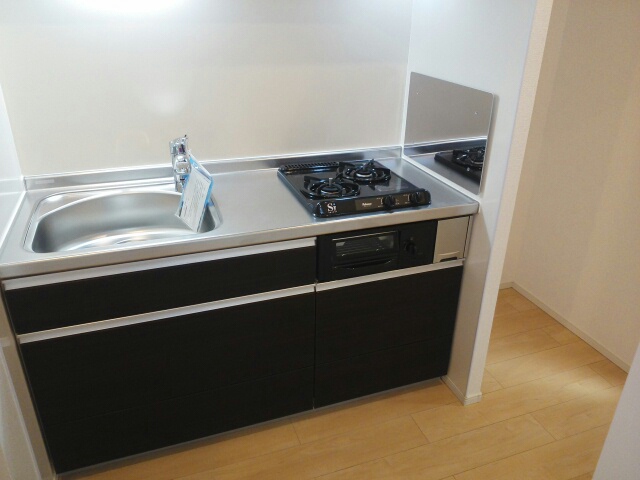 Ｅ，Ｈｏｕｓｅ キッチン