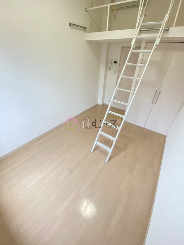 W.O.B.レマーニー昭和町 リビング