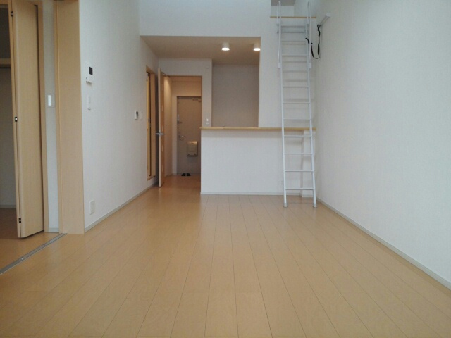 クラール寺方元町 リビング