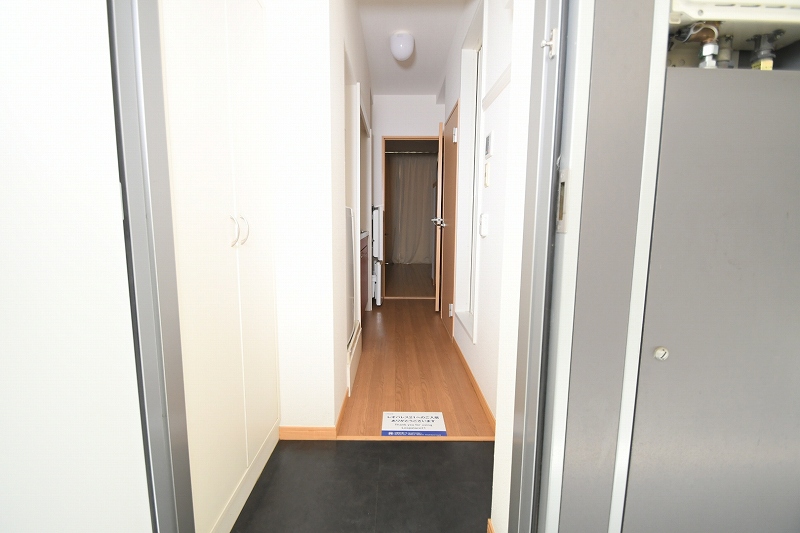 レオパレスＴＮ参番館 玄関