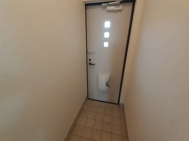 ノーブルＢ 玄関