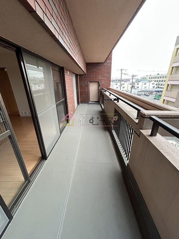 清川六番館 ベランダ