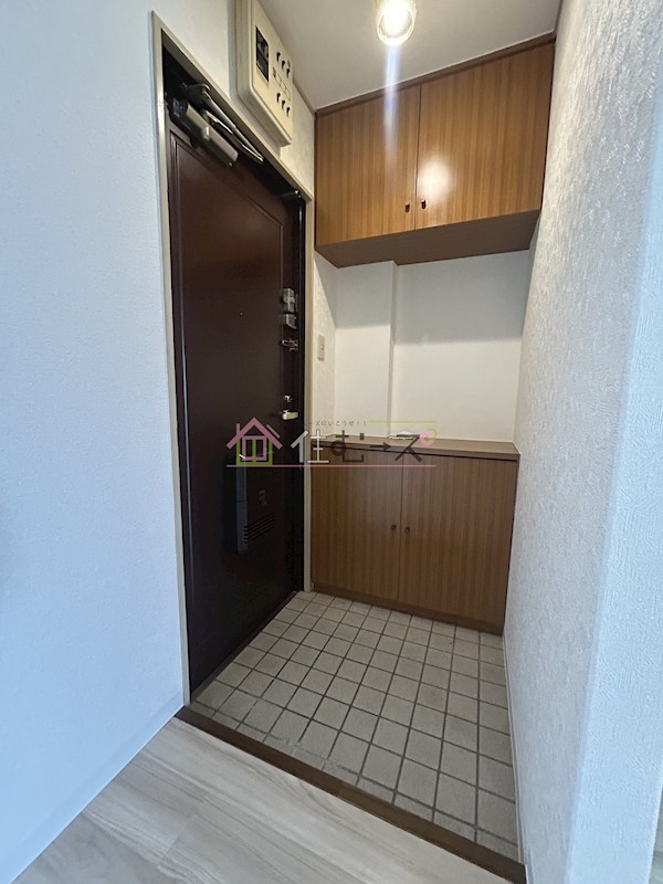 グランドハイツ三津屋北 玄関