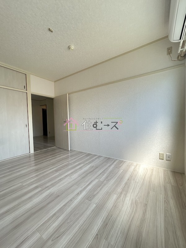 グランドハイツ三津屋北 リビング