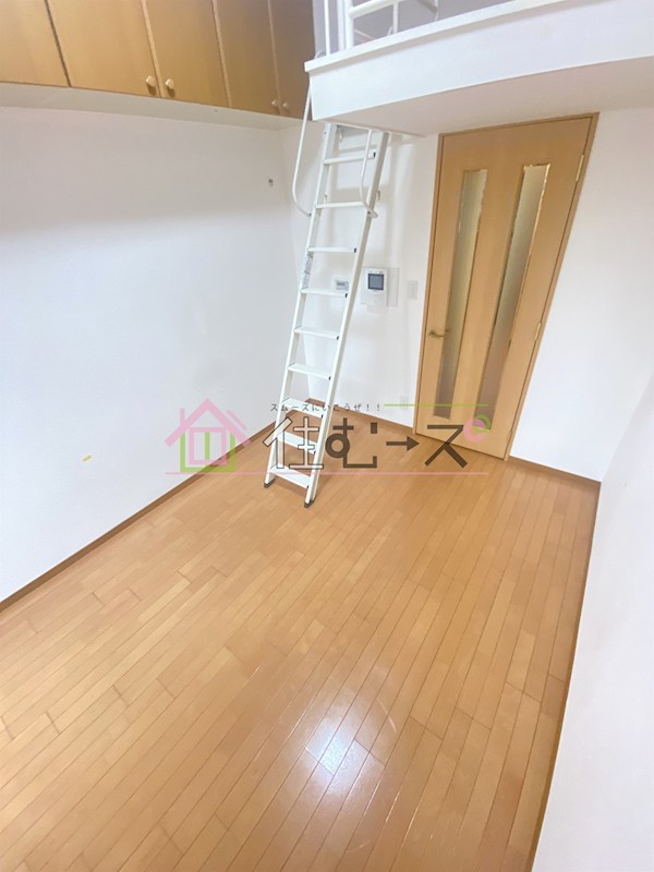 エステムコート梅田茶屋町デュアルスペース リビング