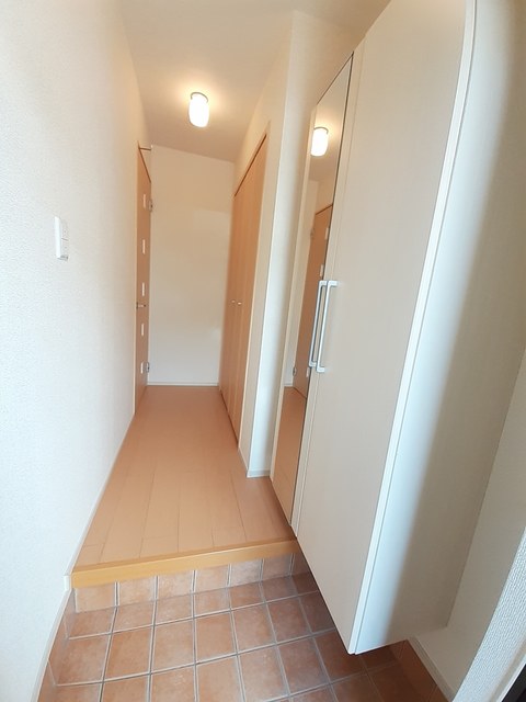 コンストライフＦ 玄関