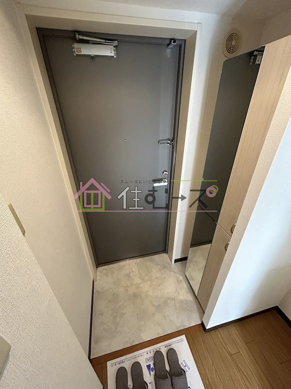 グラマシー心斎橋東 玄関