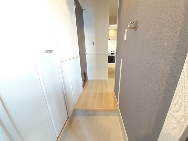 メゾン　アンソレイエ 玄関