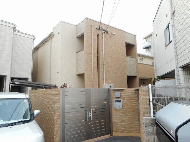 カームリー　トスィーム 外観
