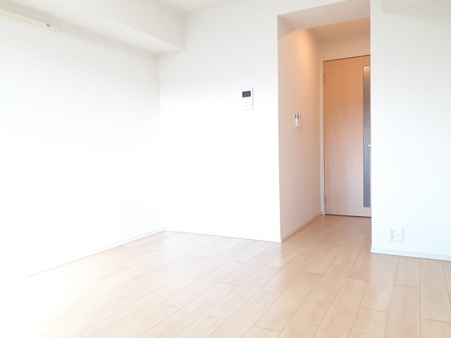 ネオライヴズ　岸部 リビング