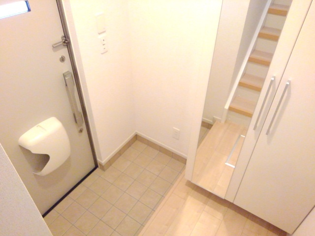 パインルーツⅡ 玄関