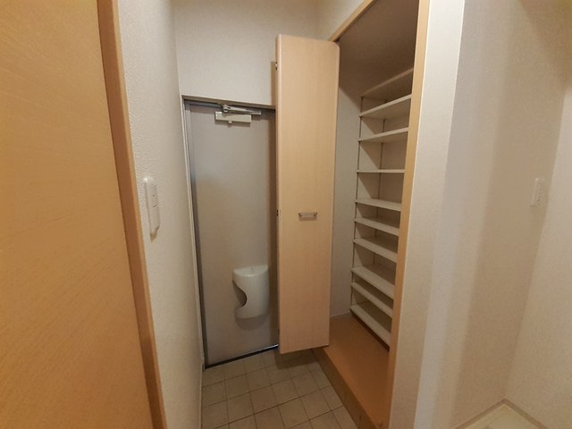 グランソレイユ楠葉Ⅱ 玄関
