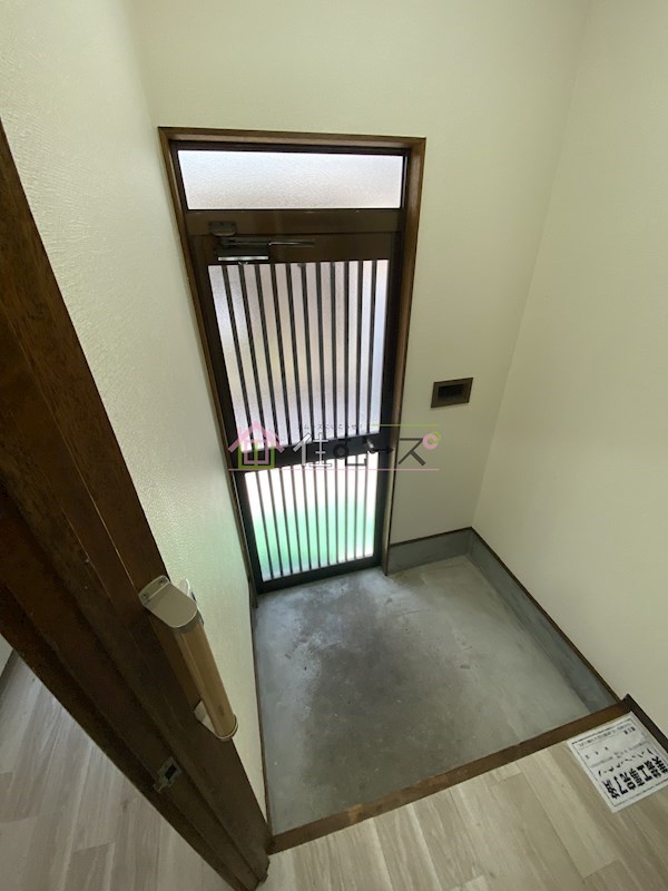 東住吉区鷹合4丁目戸建 玄関